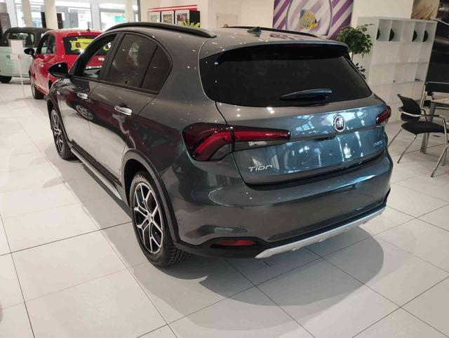 FIAT Tipo 1.5 Hybrid DCT 5 porte Cross