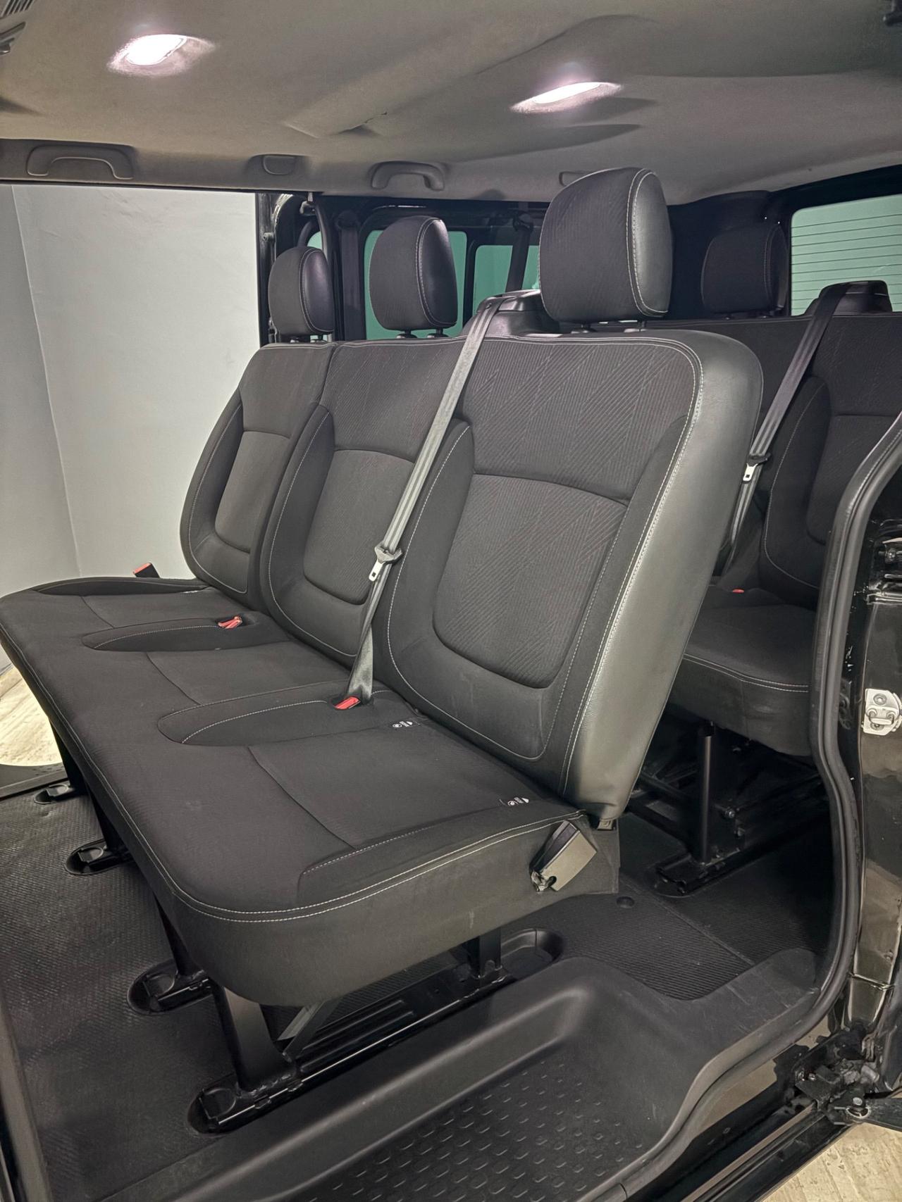 Nissan NV300 29 1.6 dCi 120CV PL-TN Bus M1