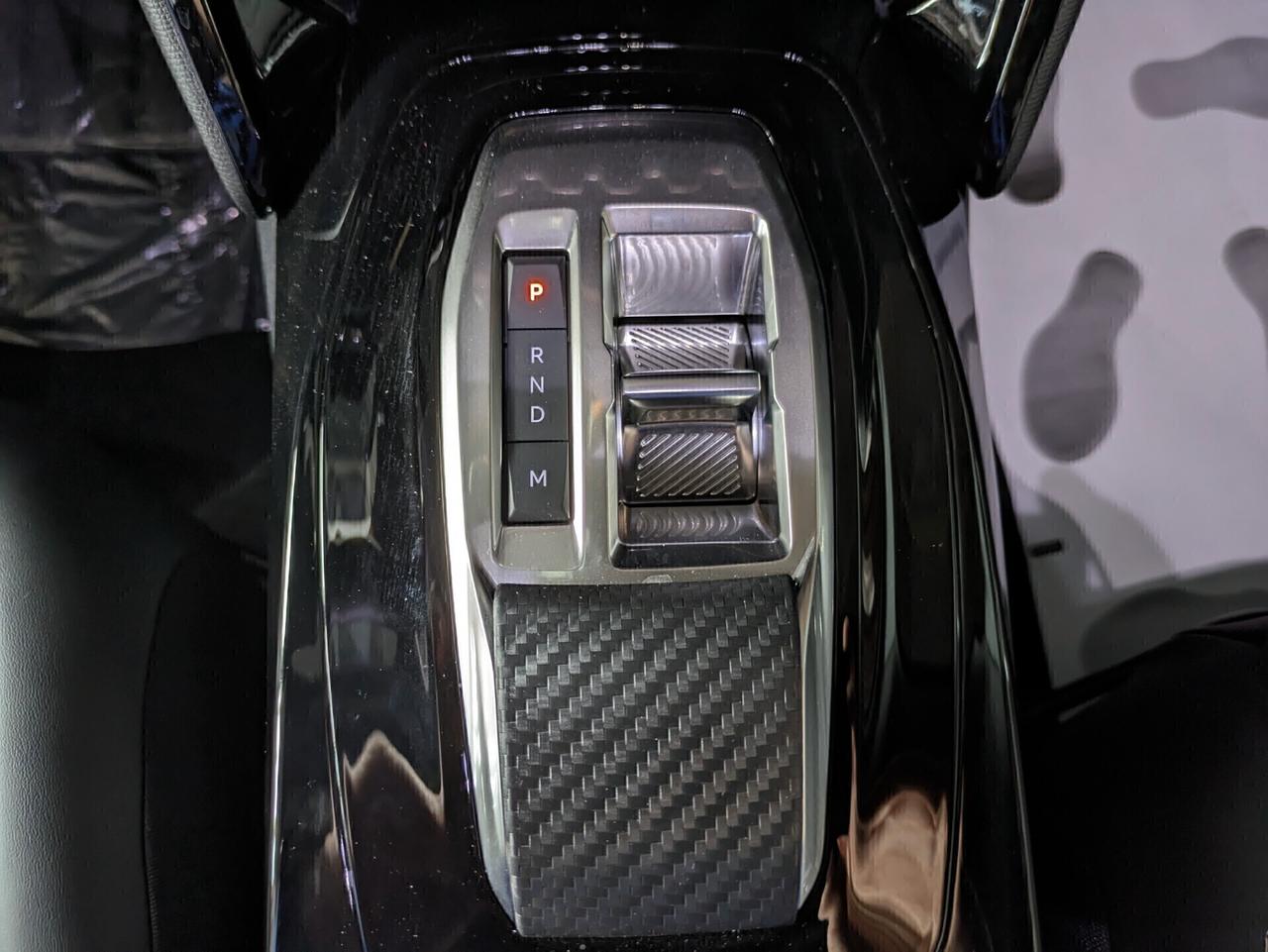 Peugeot 2008 Hybrid 145 e-DCS6 Allure