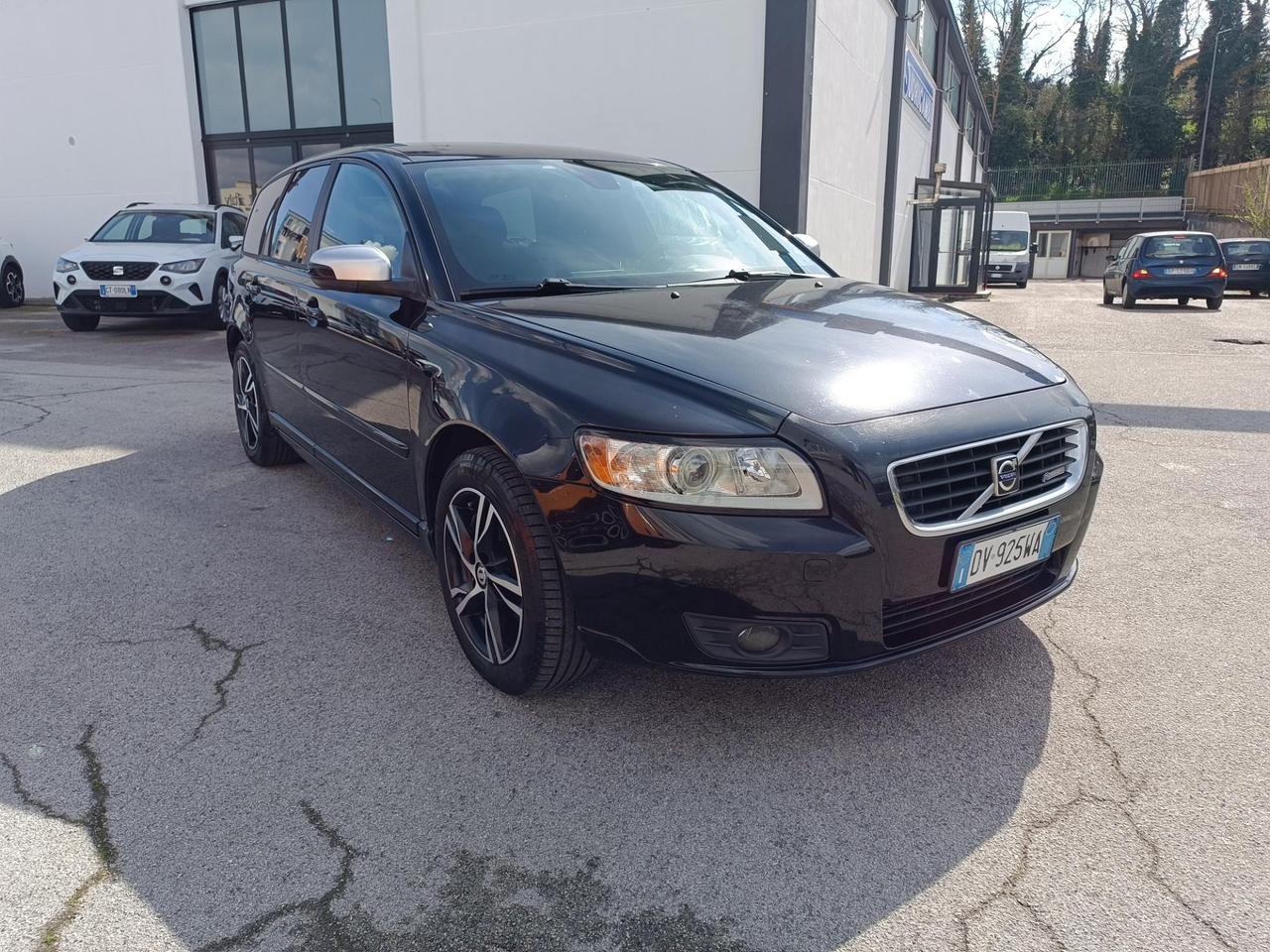 Volvo V50 1.6d R-design