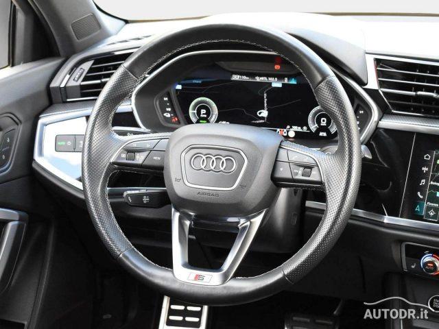 AUDI Q3 45 TFSIe S-Tronic 2xS-Line Retrocamera, Cerchi 19"