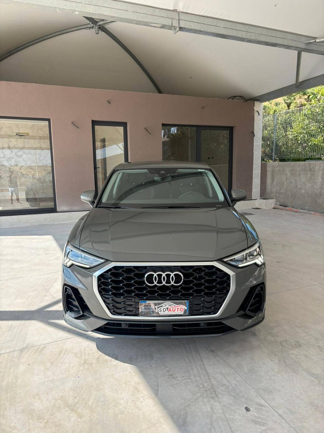 Audi Q3 2.0 Tdi SportBack 150 CV Sport !'!'!