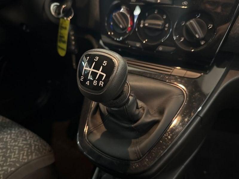 Lancia Ypsilon 1.0 firefly hybrid Silver Plus s&s 70cv