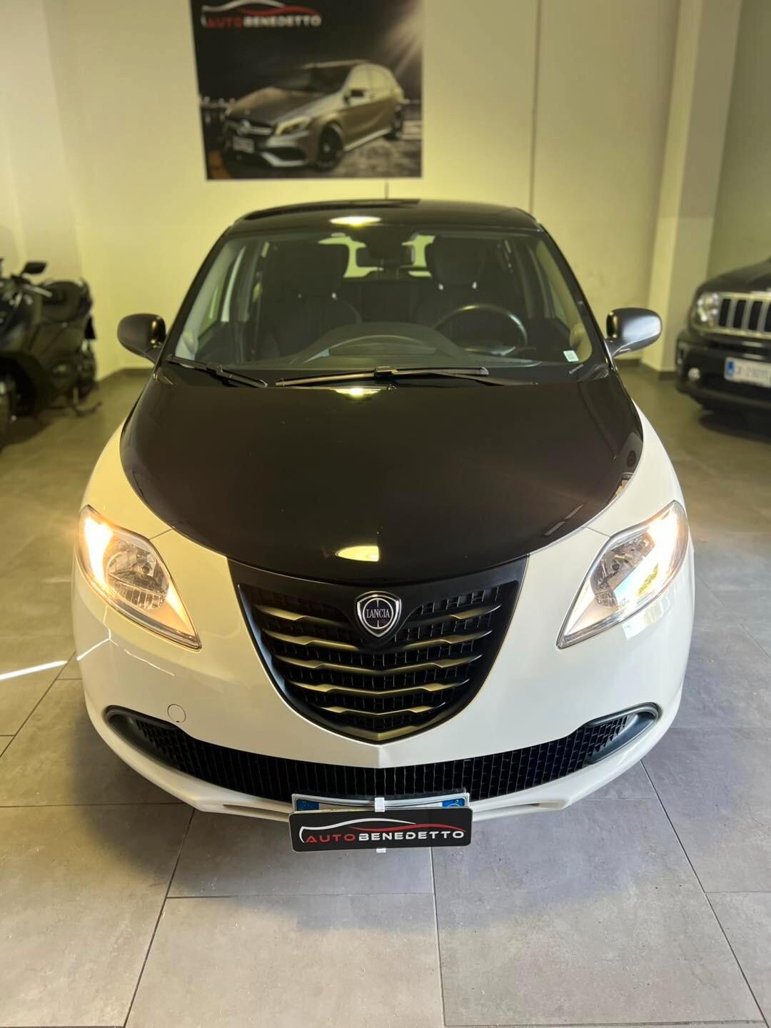 LANCIA YPSILON 1.2 S MOMODESIGN 2015