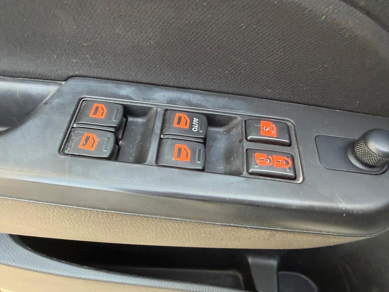 Suzuki Swift 1.3 DDiS 5 porte B-Cool Bi-Color-2014