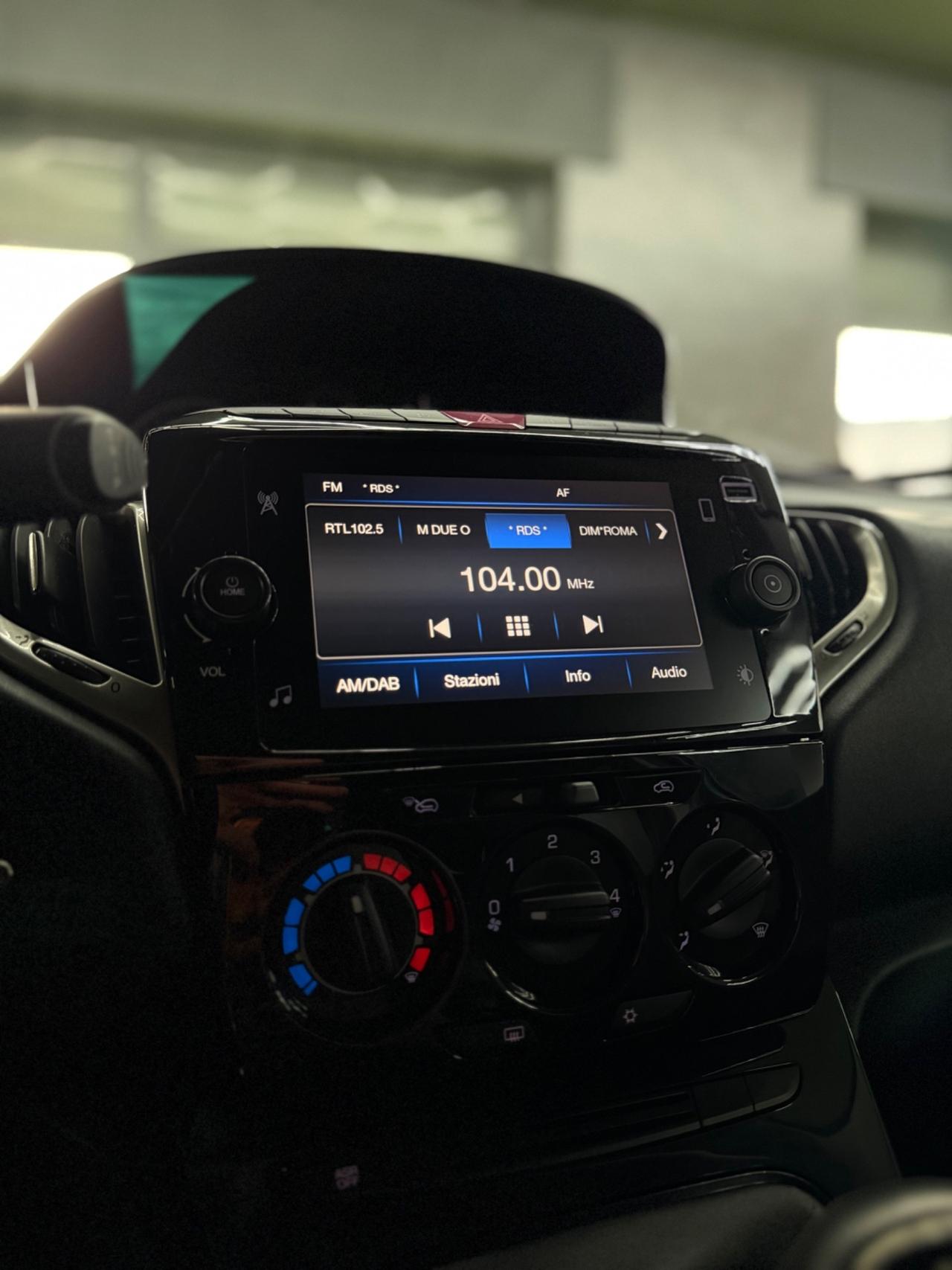 Lancia Ypsilon 1.0 Hybrid Ecochic Gold