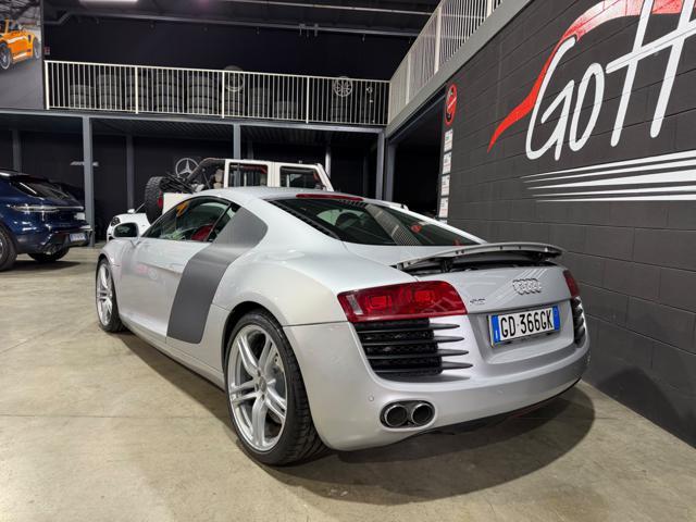 AUDI R8 4.2 V8 FSI QUATTRO R TRONIC