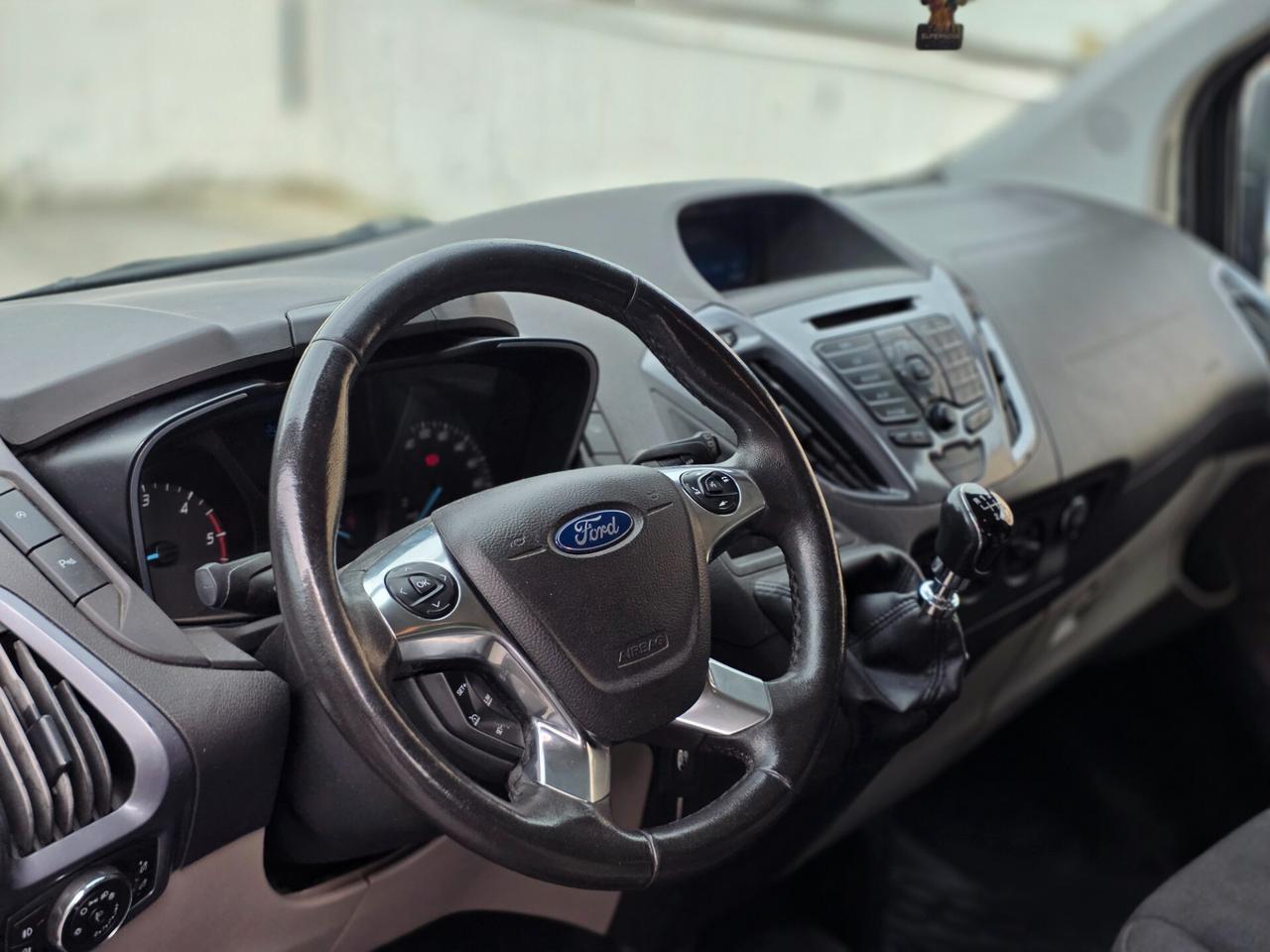 Ford Tourneo Custom 310 2.0 TDCi 130CV PC Titanium