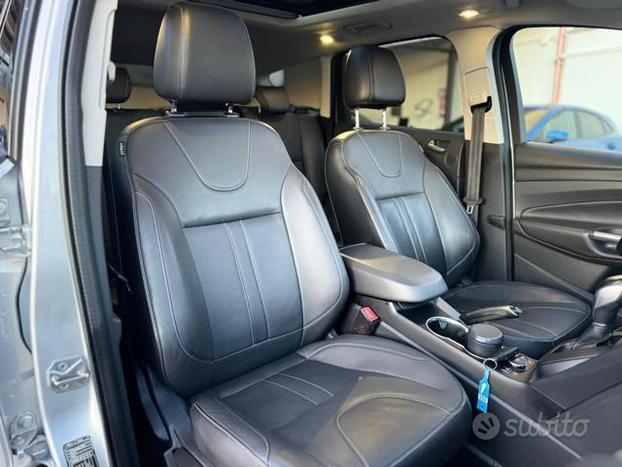 FORD Kuga 2.0 TDCI 163 CV 4WD Powershift Titaniu