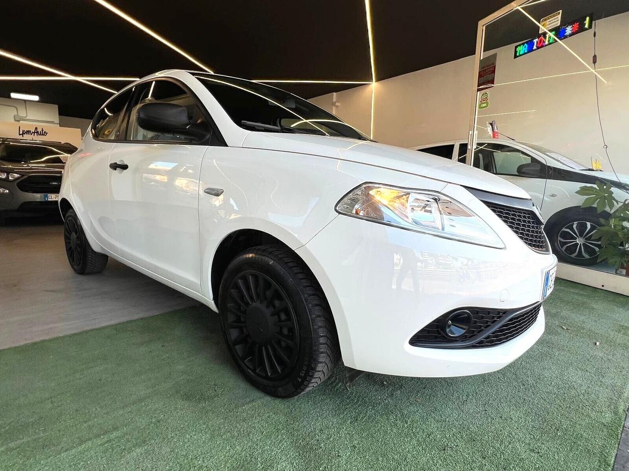 Lancia Ypsilon 1.0 HYBRID 30.000KM*NESSUN VINCOLO FINANZIAM* AZIENDALE Ecochic Silver