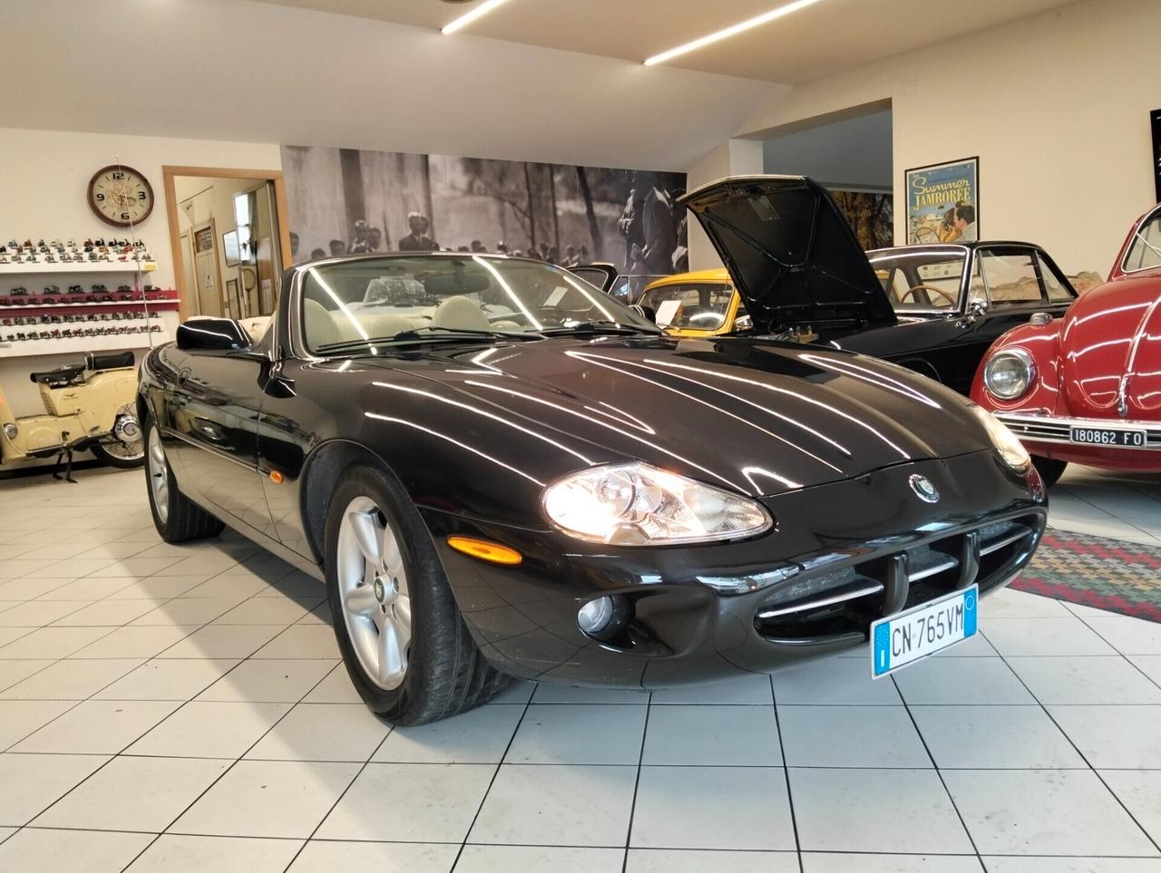 Jaguar XK8 V8