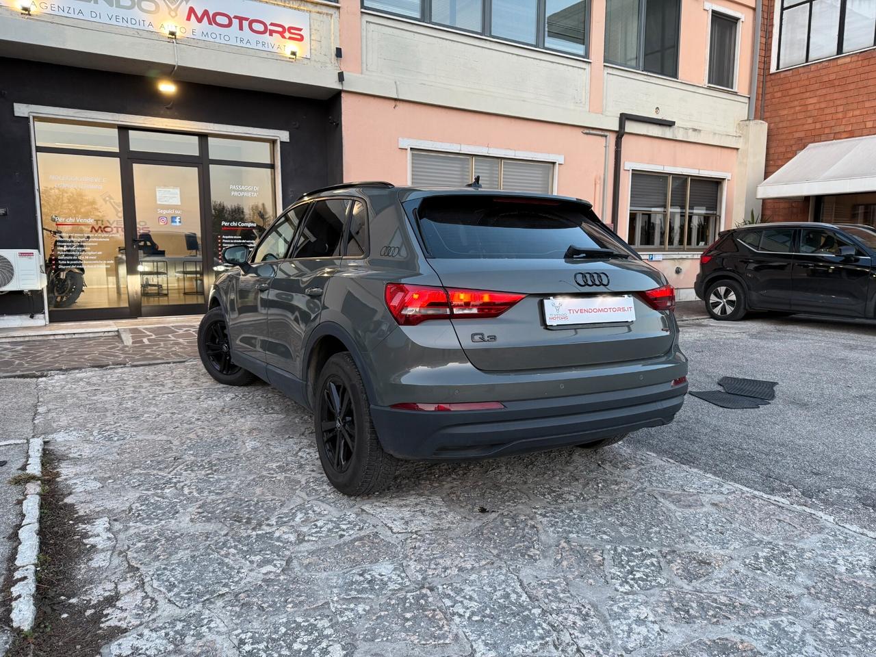 Audi Q3 35 TFSI Business