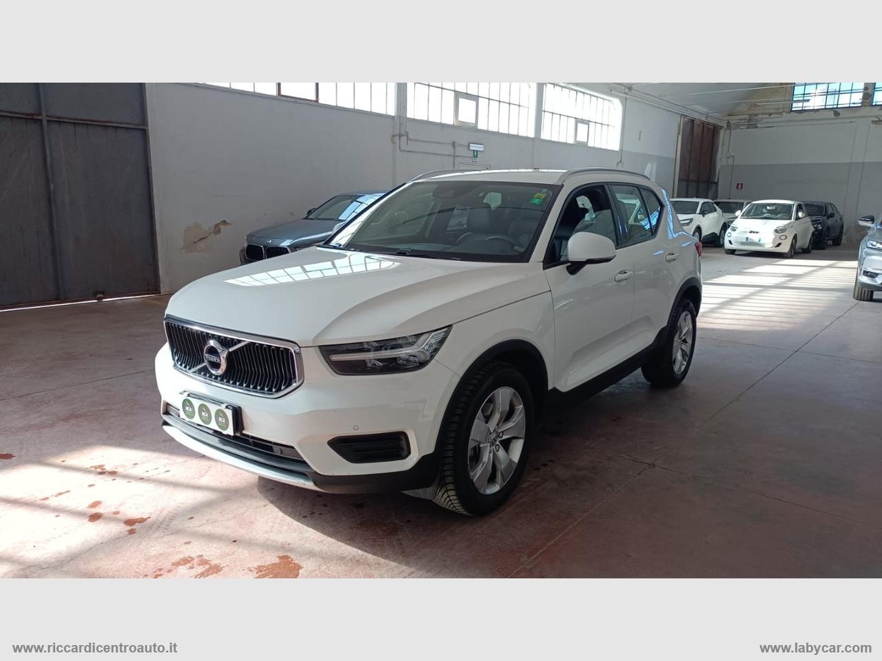 VOLVO XC40 B4 AWD Geartronic Momentum Pro