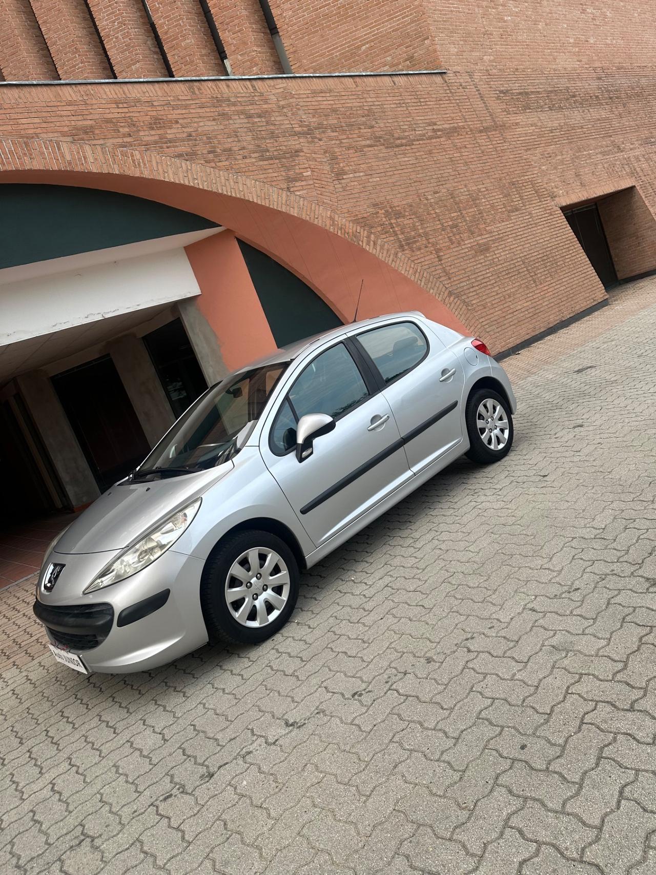 Peugeot 207 1.4 8V 75CV 5p. X Line