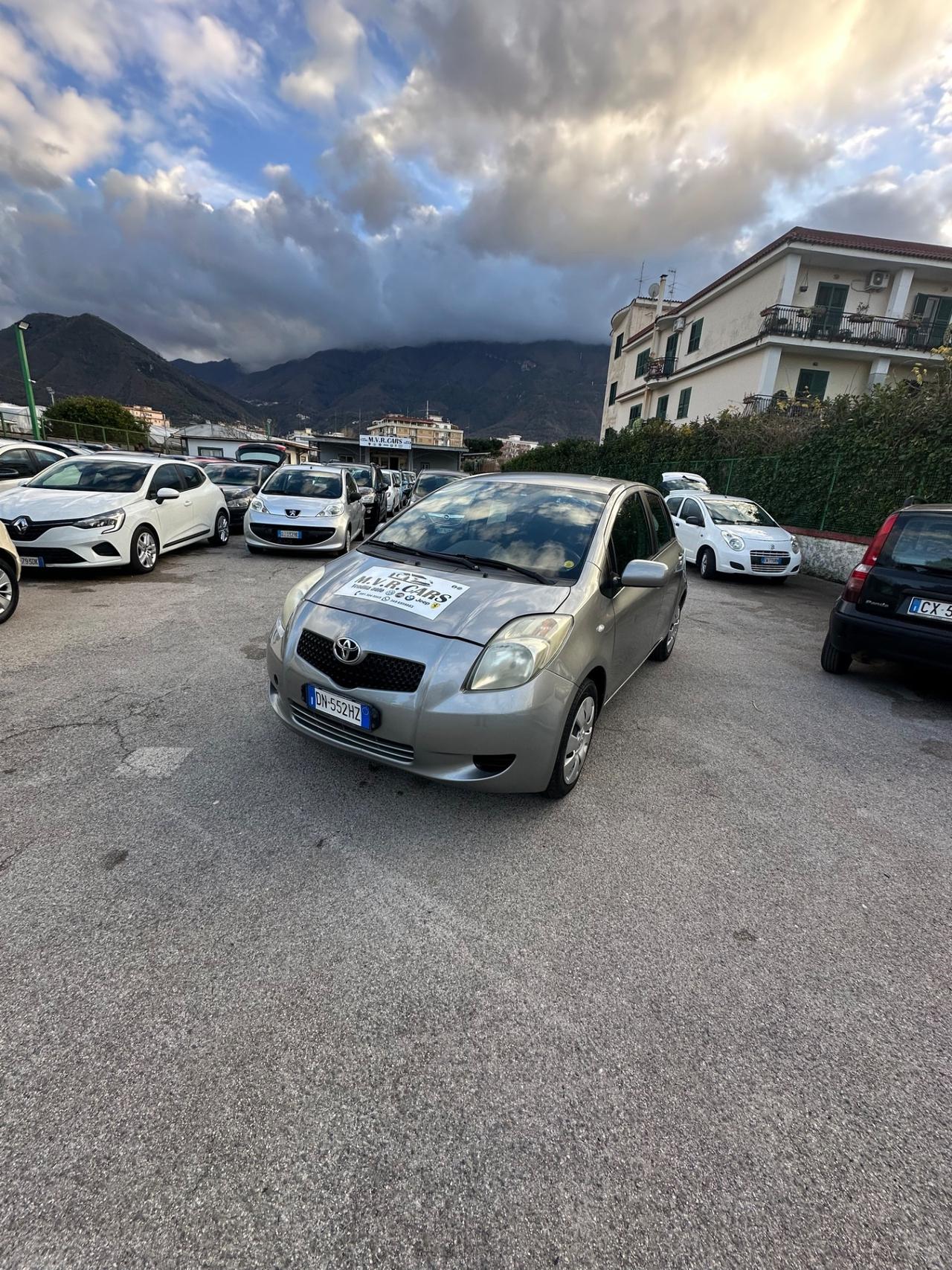 Toyota Yaris 1.0 5 porte