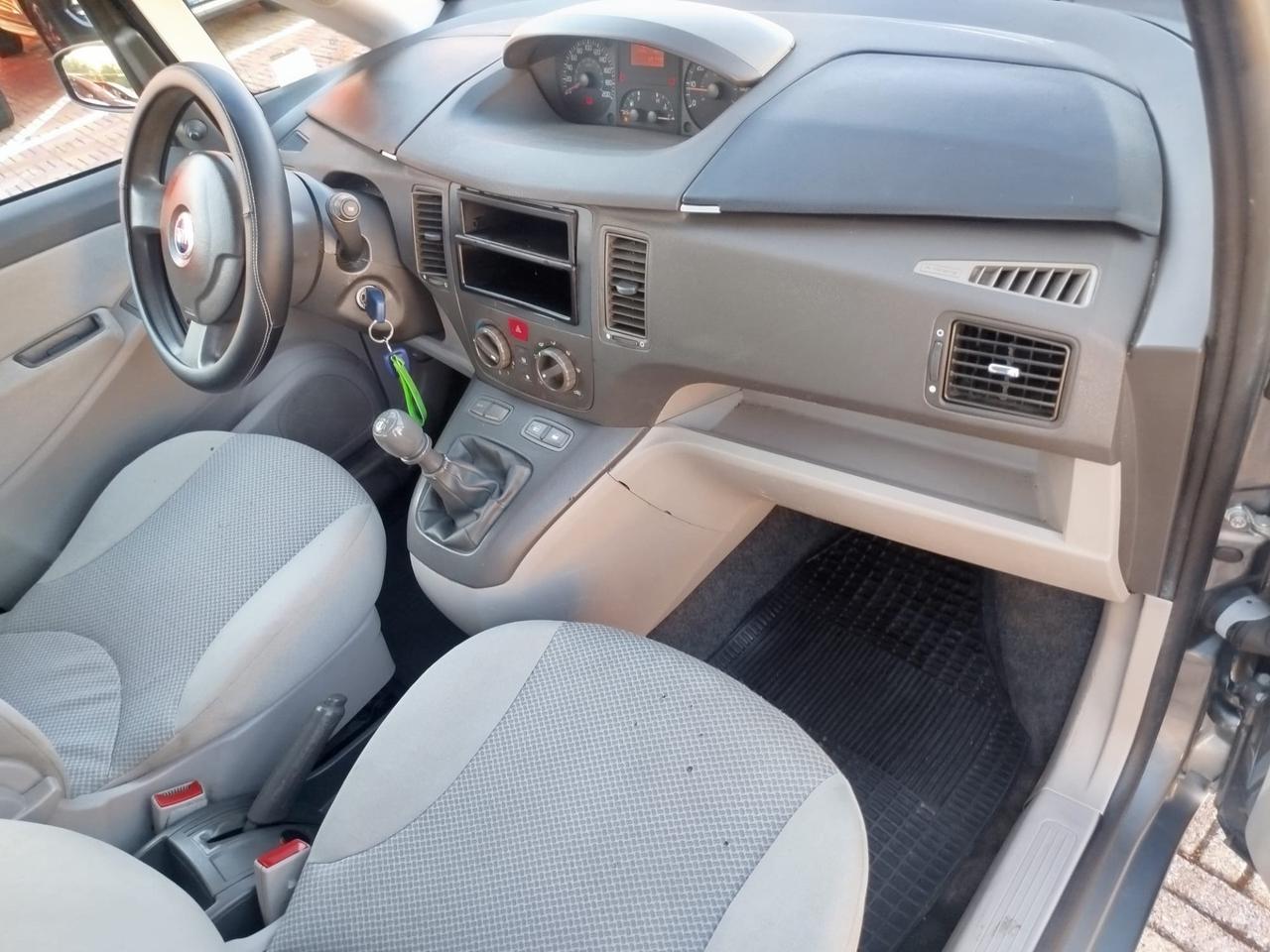 Fiat Idea 1.4 16V Emotion