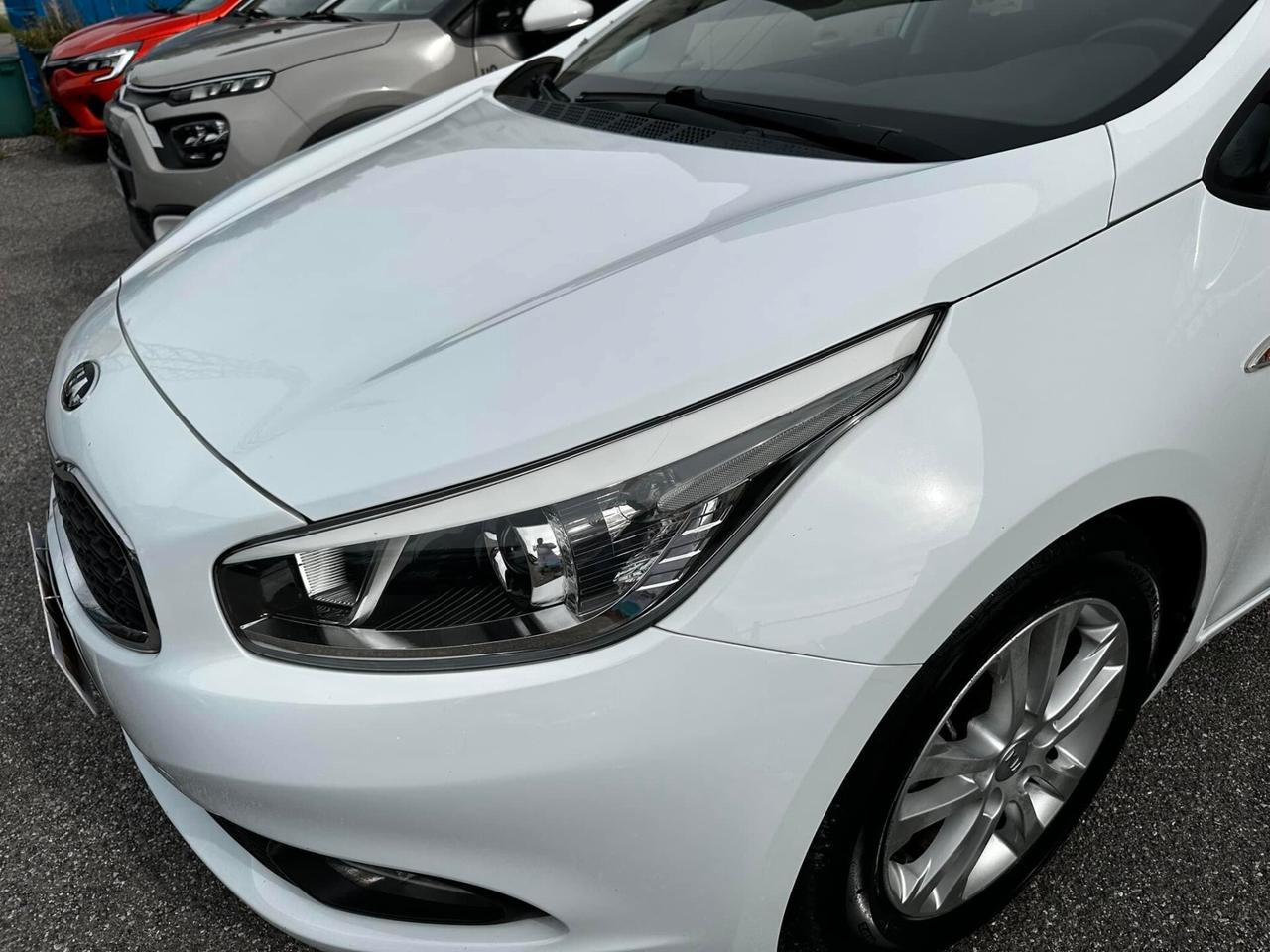 Kia Ceed cee'd 1.6 CRDi 110 CV 5 porte Cool