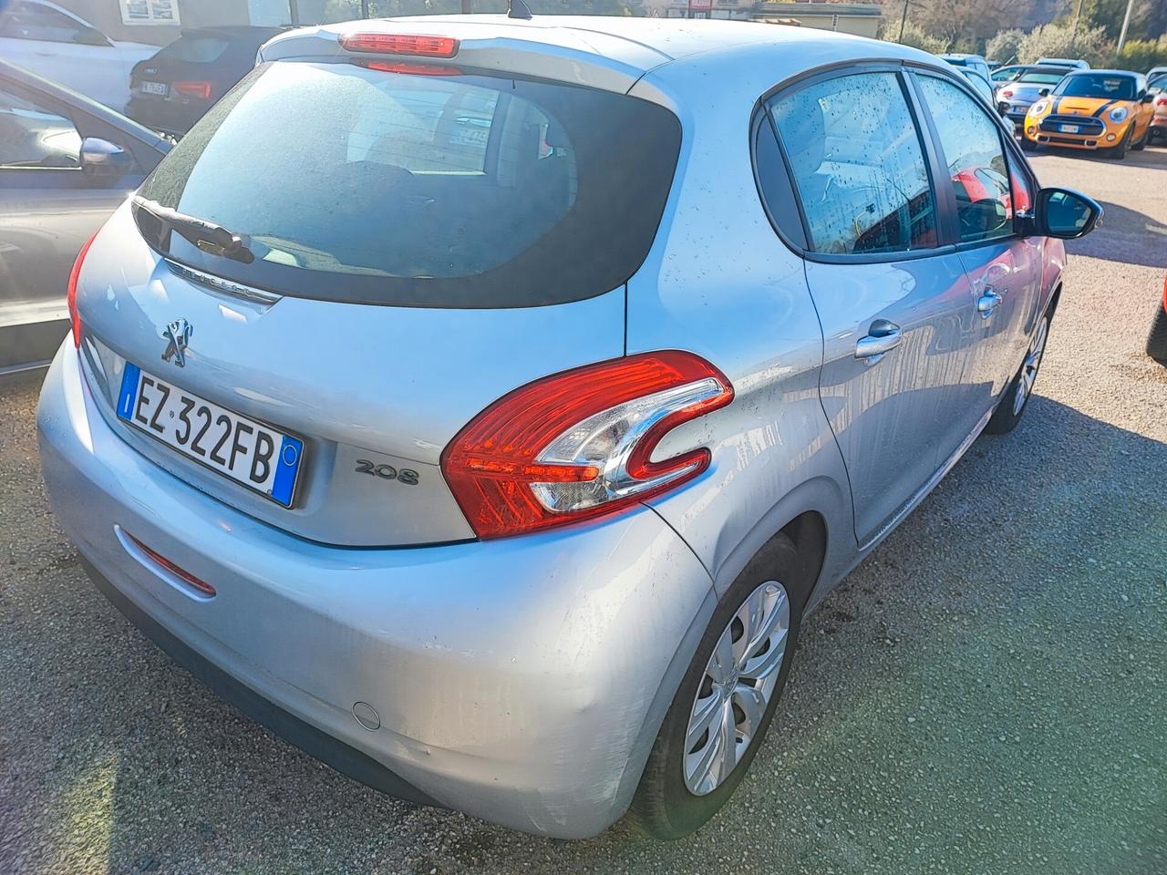 Peugeot 208 1.4 HDi 68 CV 5 porte Allure