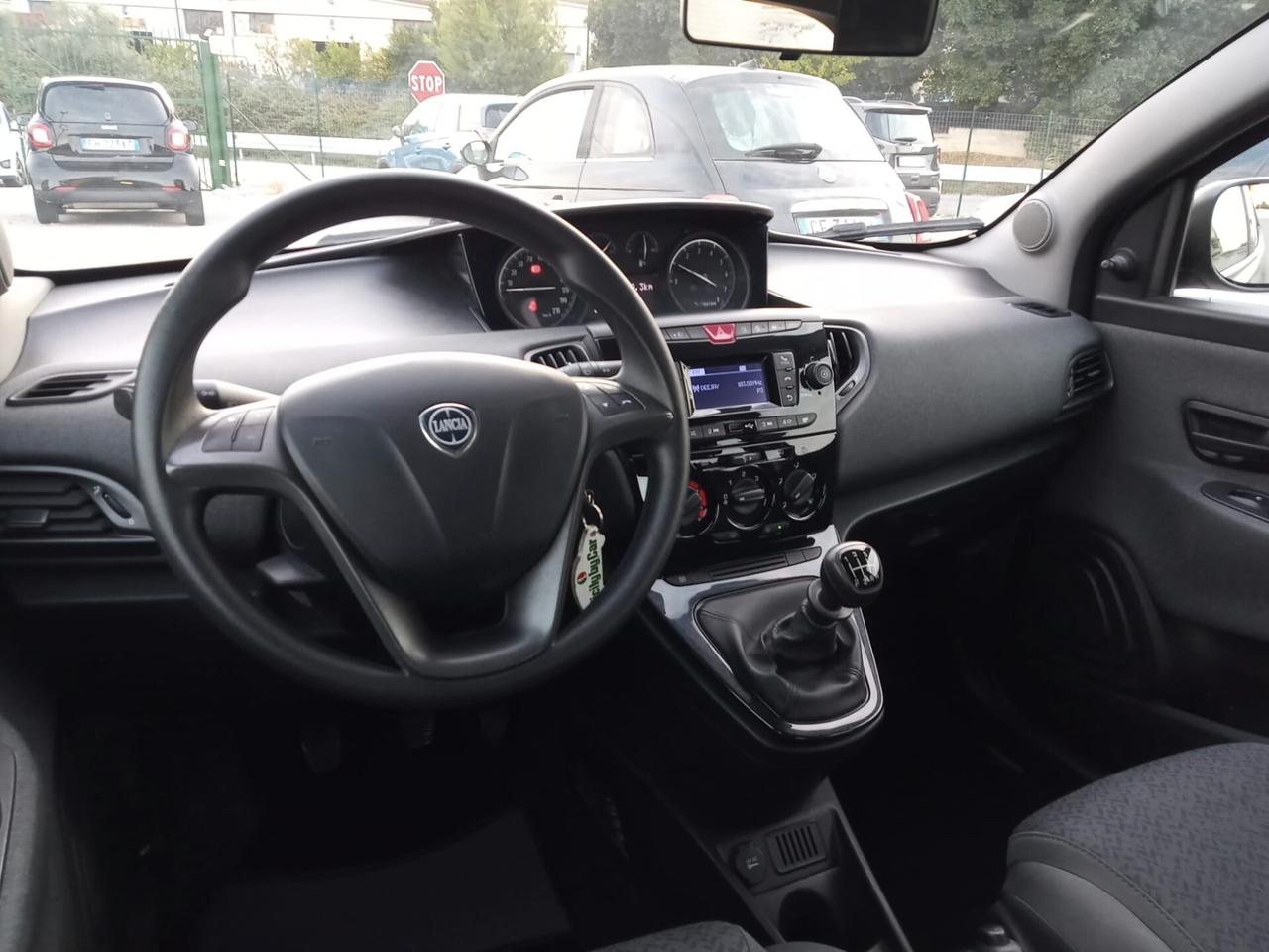 Lancia Ypsilon 1.0 FireFly 5 porte S&S Hybrid Ecochic Silver