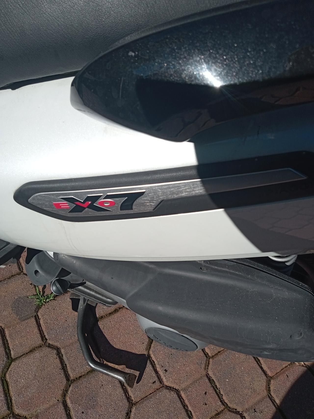 Yamaha X-Max 250 BAULETTO / ANTIFURTO