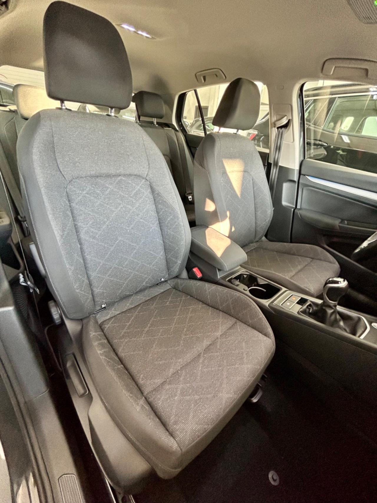VW Golf 8 2.0 TDI 115 CV SCR Life FINANZIABILE