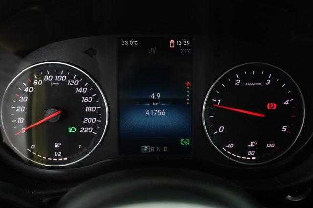 MERCEDES-BENZ CLA sse T T 180d Premium