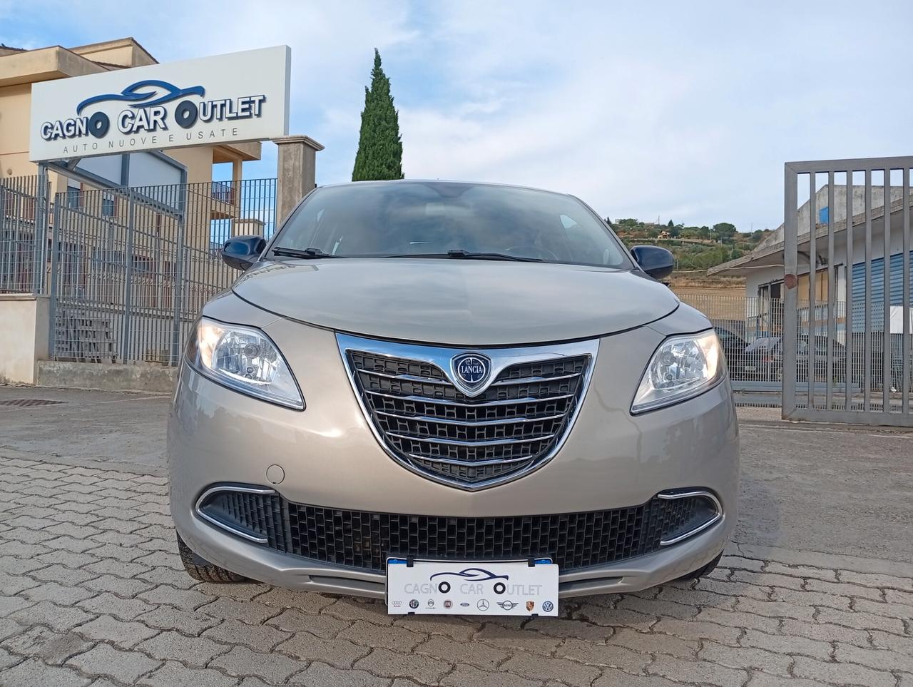 Lancia Ypsilon 1.2 69 CV Unyca