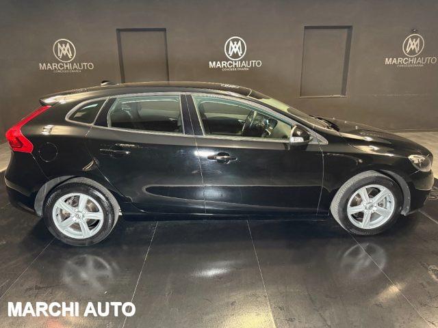 VOLVO V40 T2 Plus