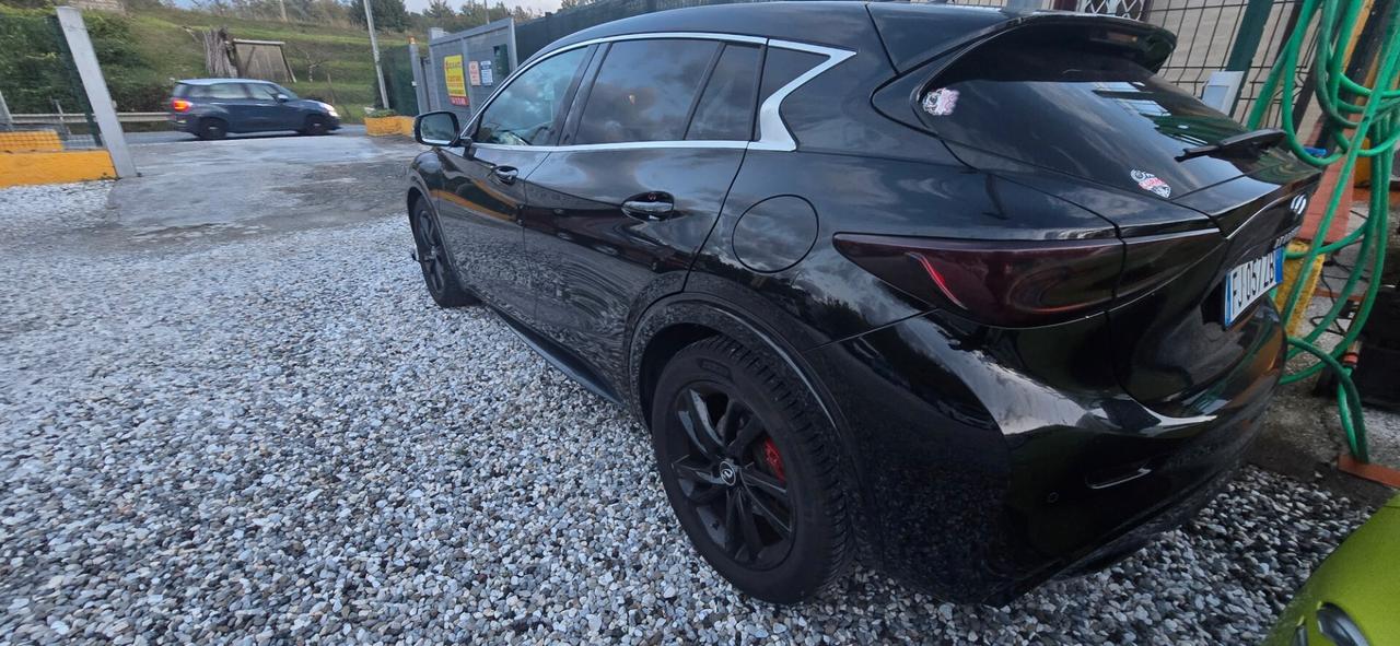 Infiniti Q30 Infinity
