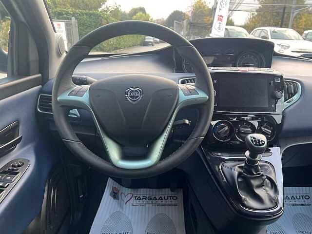 Lancia Ypsilon 1.0 FireFly 5 porte S&S Hybrid Platino