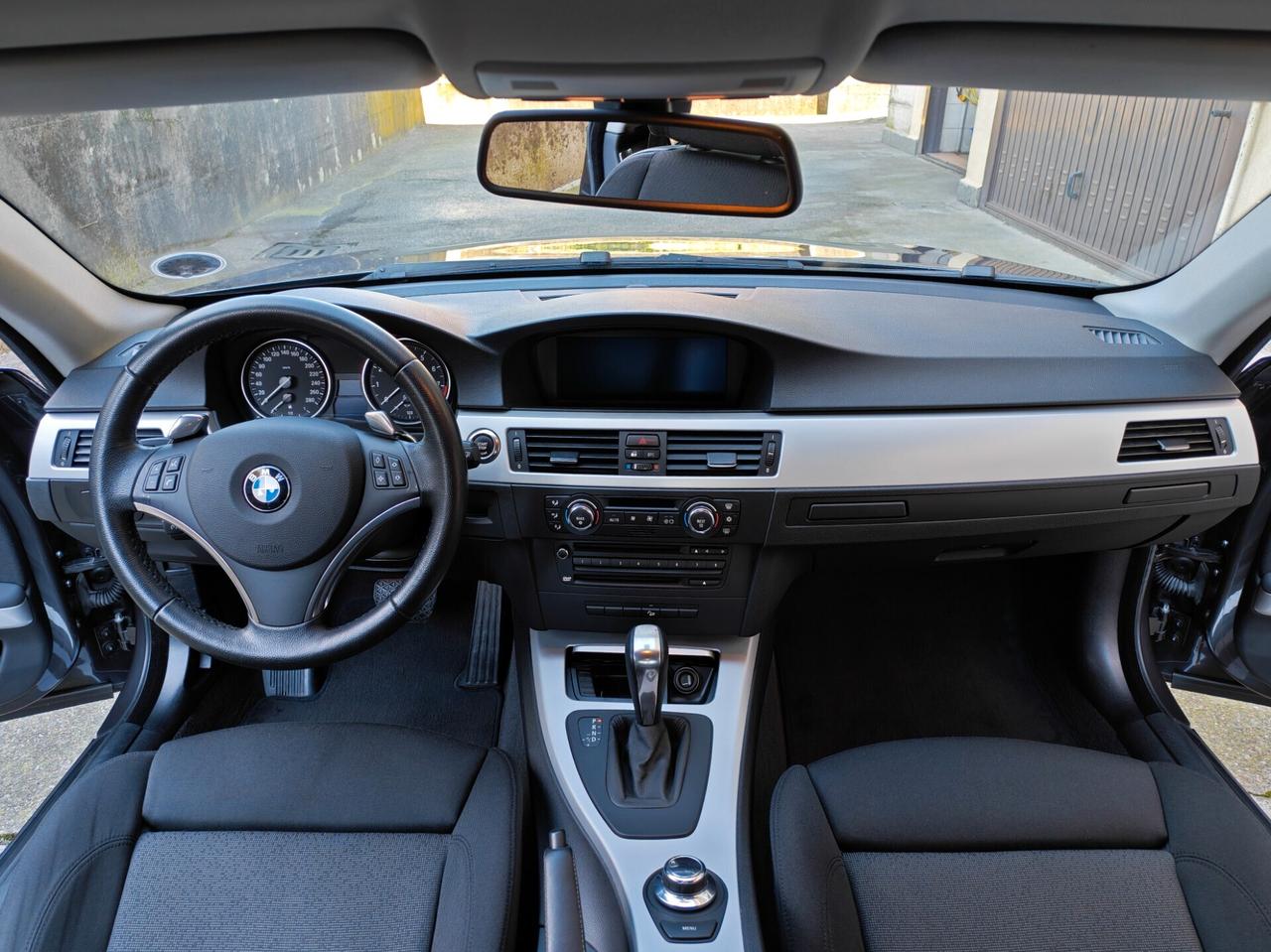 BMW 325 xDrive 3.0 BENZINA 218cv Coupè / Unipro