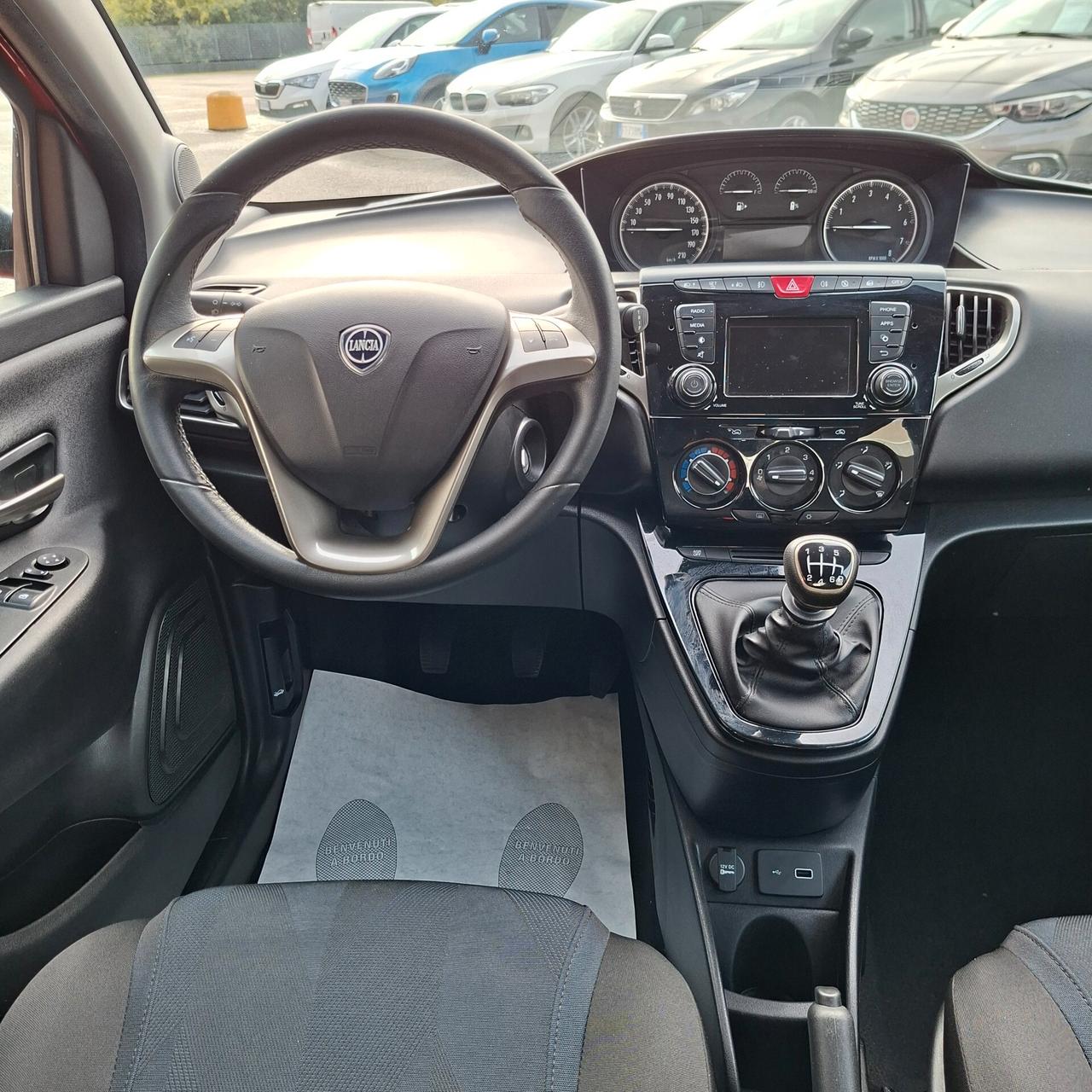 Lancia Ypsilon 1.0 Bz 70 Cv Hybrid Gold