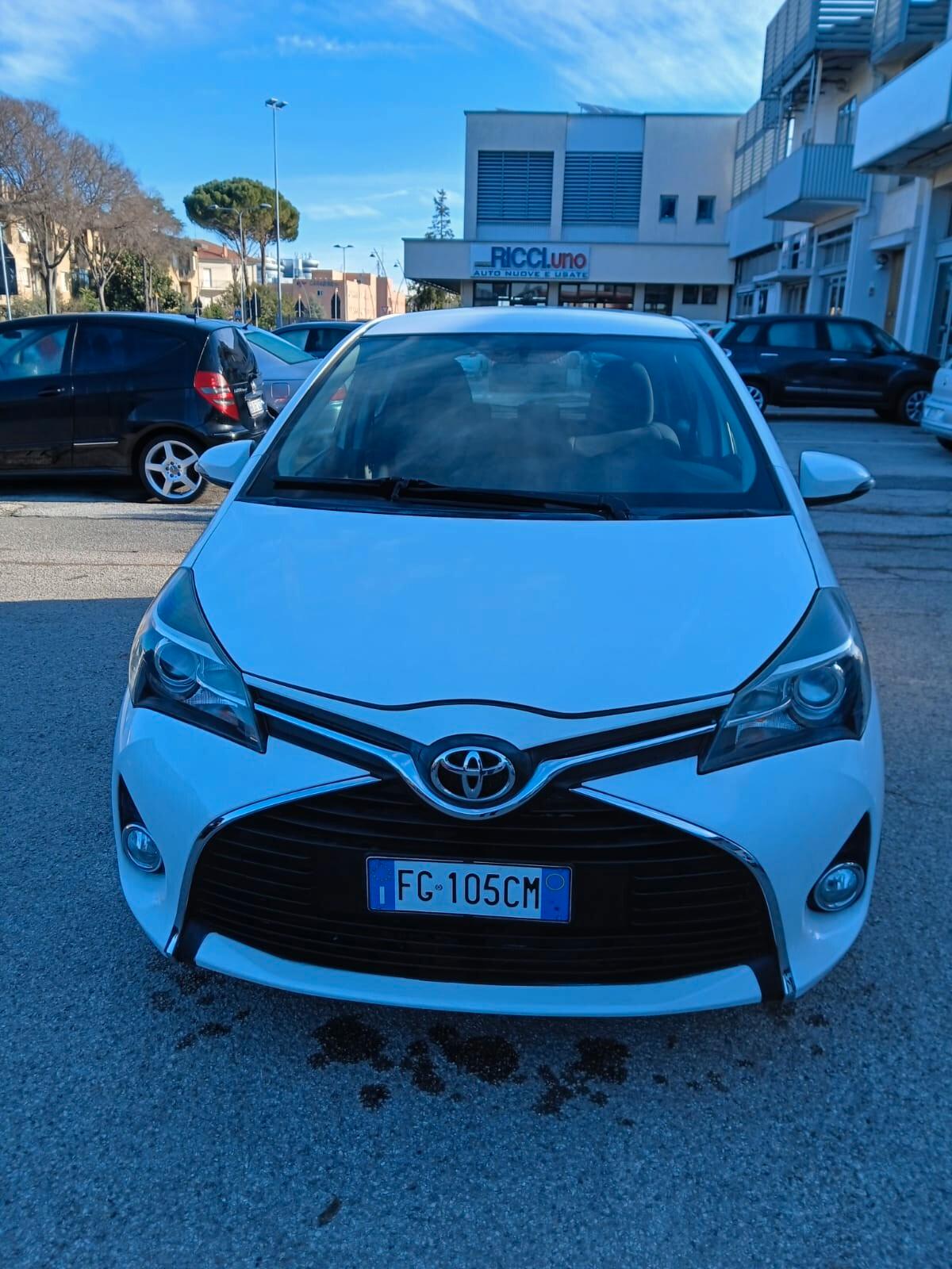 Toyota Yaris 1.0 5 porte Lounge