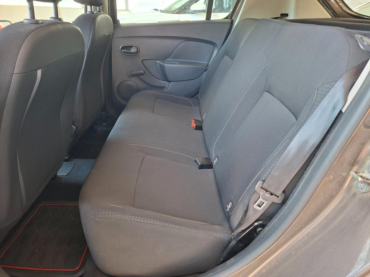Dacia Sandero 2017 / 75CV / 5PORTE / DA NEOPATENTATI