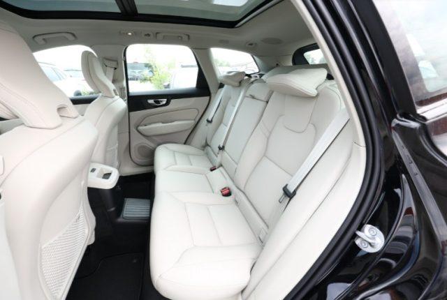 VOLVO XC60 T8 Plug-in hybrid AWD automatico Ultra Dark