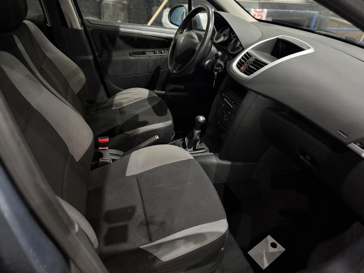 Peugeot 207 1.4 8V 75CV 5p. X Line