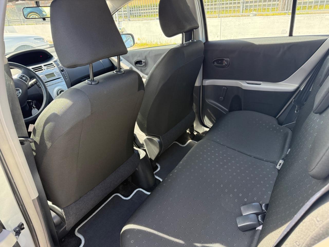 Toyota Yaris 1.0 5 porte Now