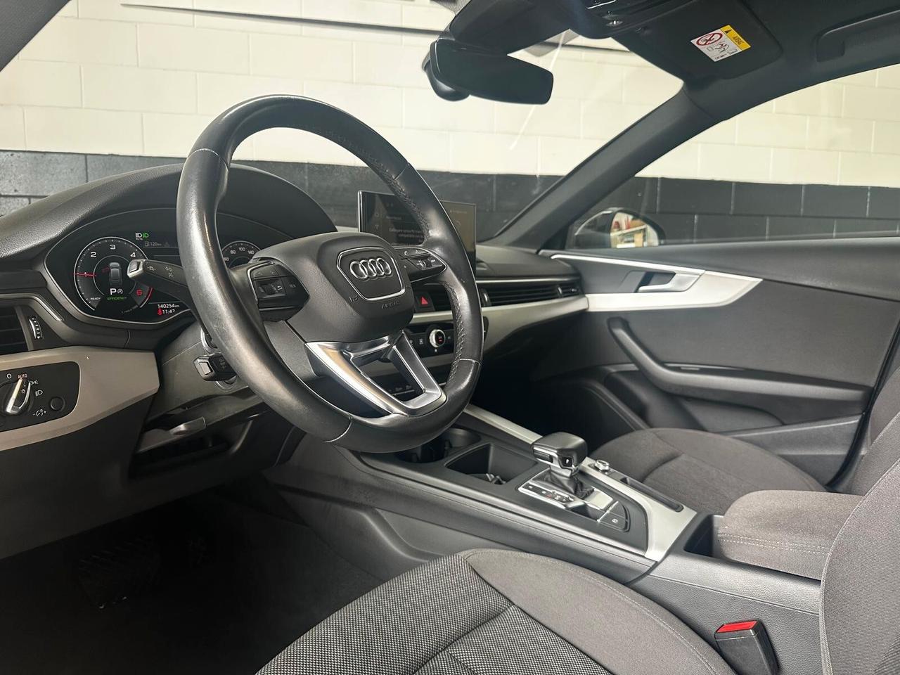 Audi A4 Avant 30 TDI/136 CV mhev S tronic Business Advanced