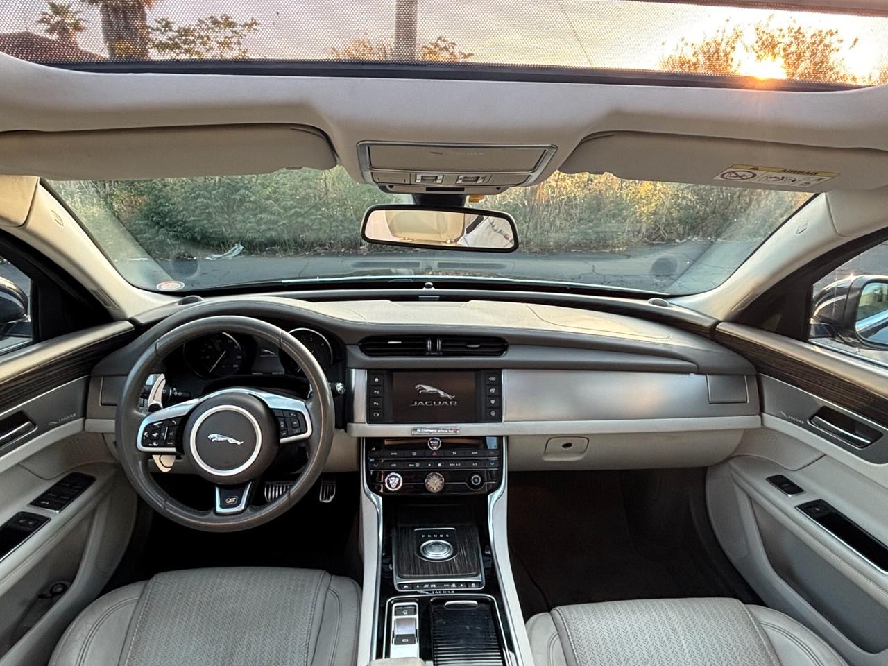 Jaguar XF 2.0 AWD 180 CV