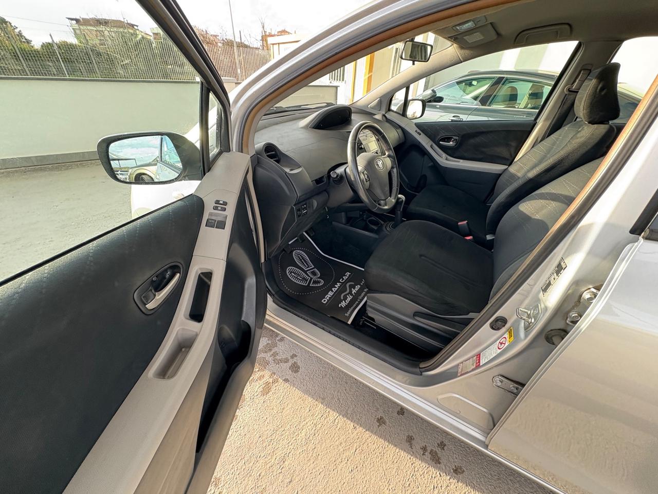 Toyota Yaris 1.3 5 porte Sol