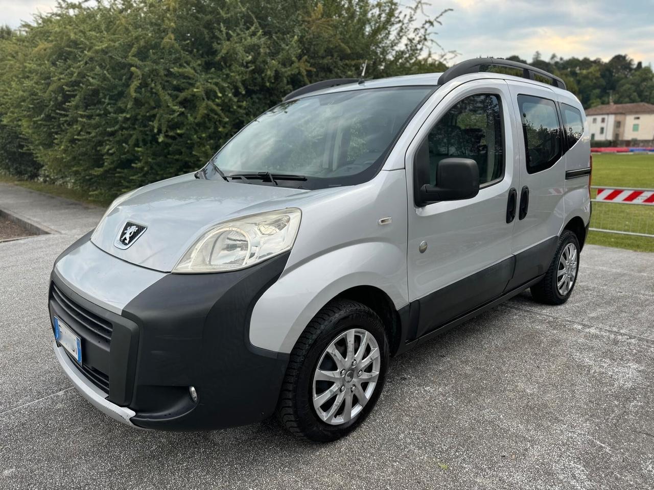 Peugeot Bipper Tepee 1.3 HDi 75 FAP Outdoor -gancio traino