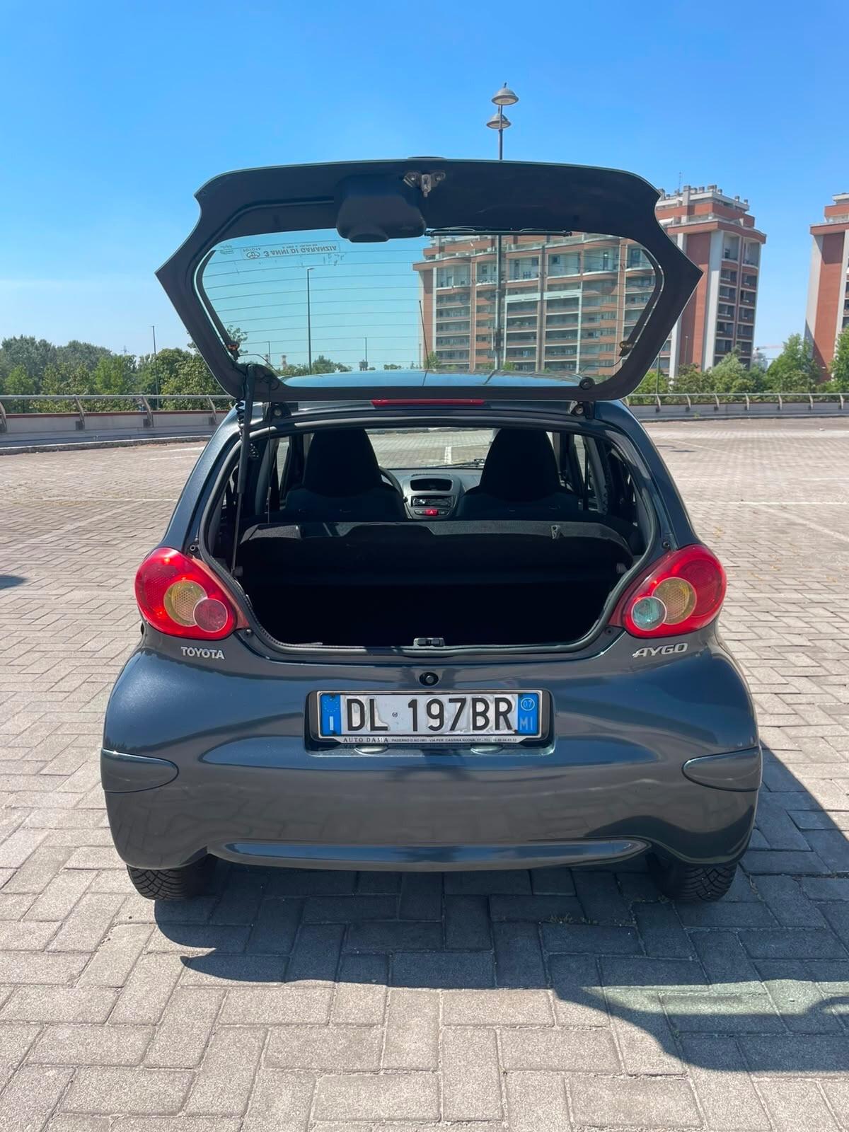 Toyota Aygo 1.0 12V VVT-i 5 porte Now OK NEOP.