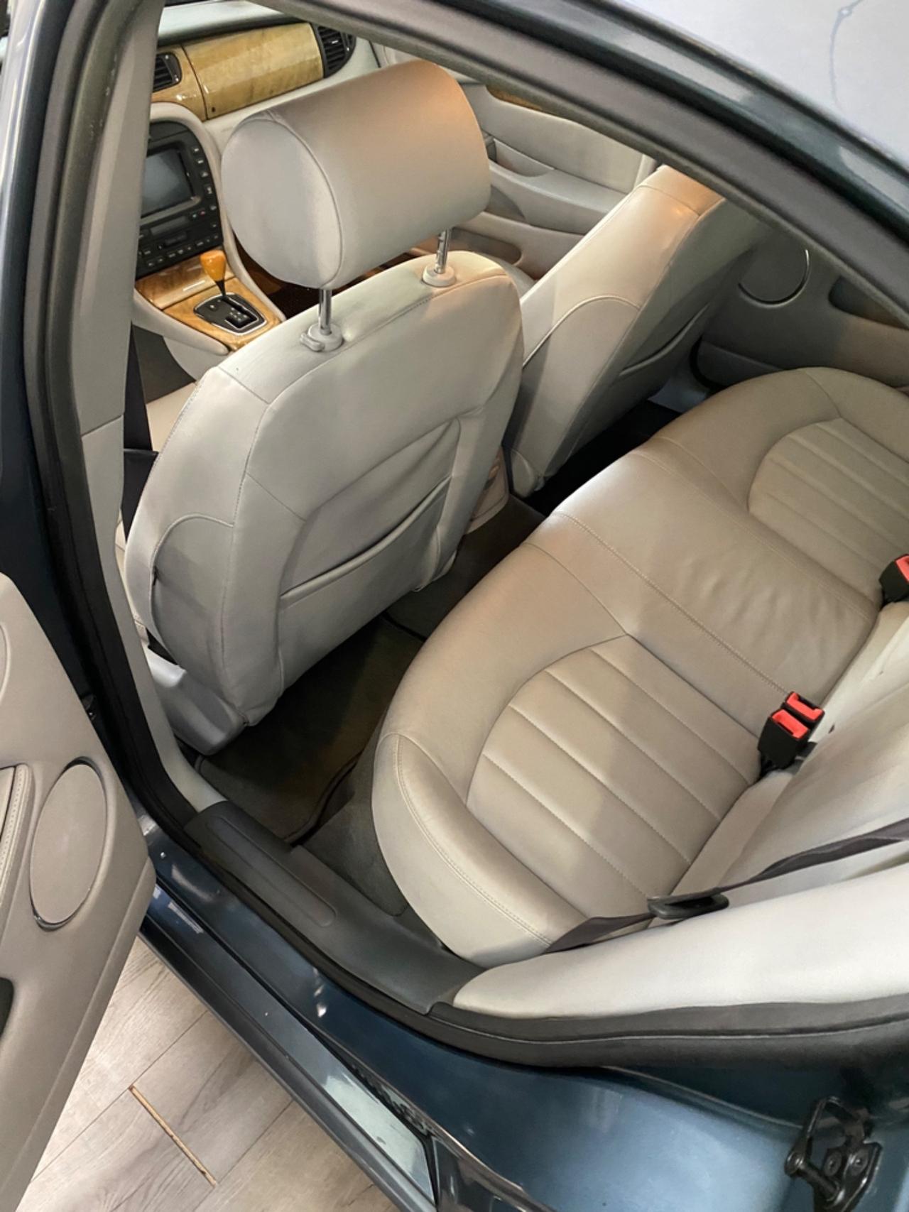 Jaguar X-Type 2.5 V6 24V cat Executive