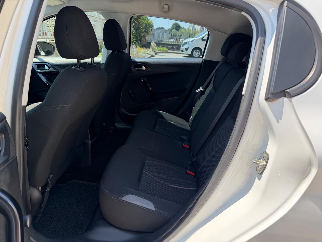 Peugeot 208 1.4 HDi 68 CV 5 porte Access