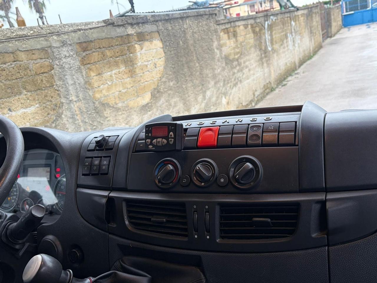 Iveco eurocargo 100-22- frigo per carni-2012