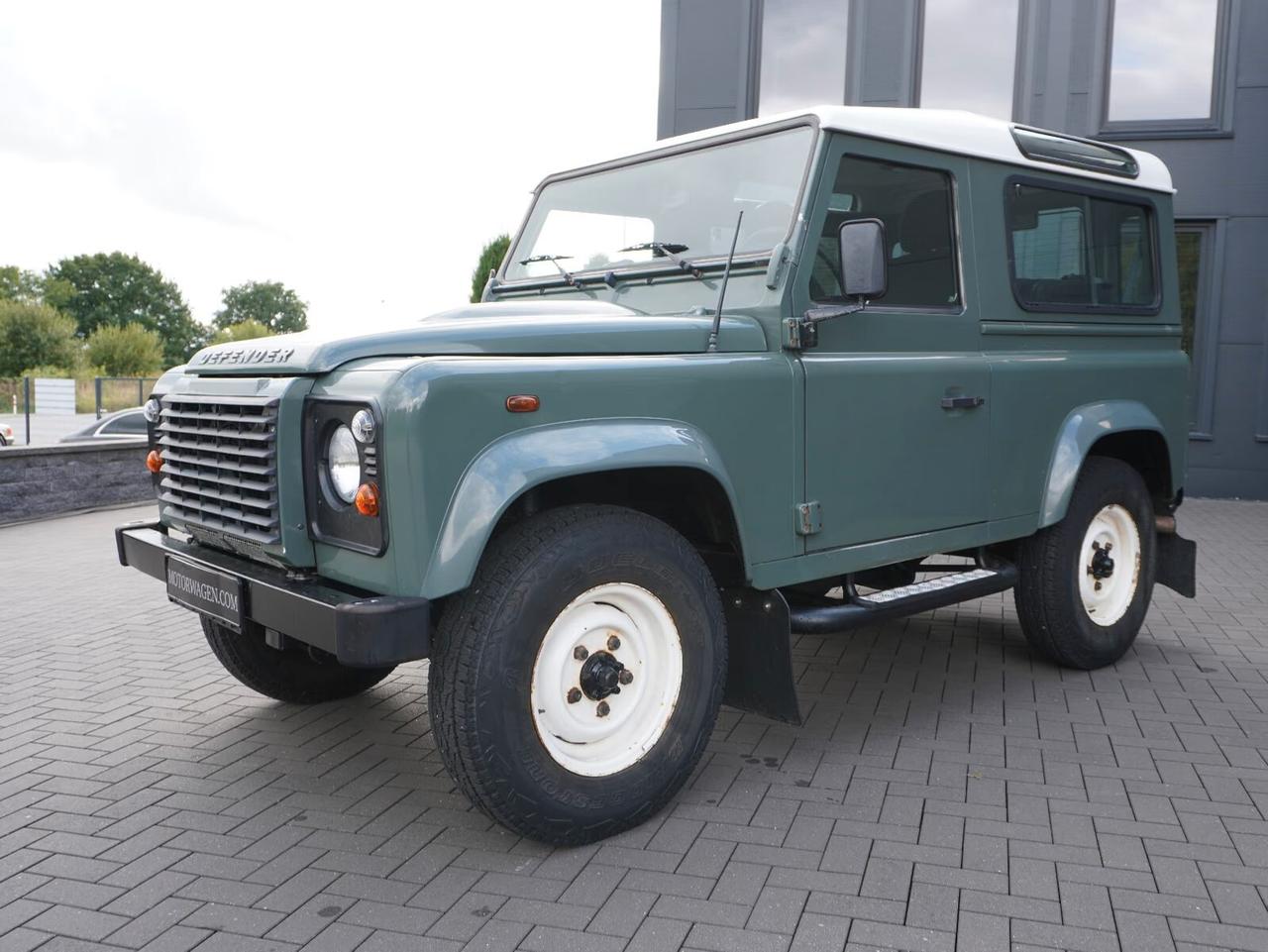 Land Rover Defender 90 TD4 Station Wagon E