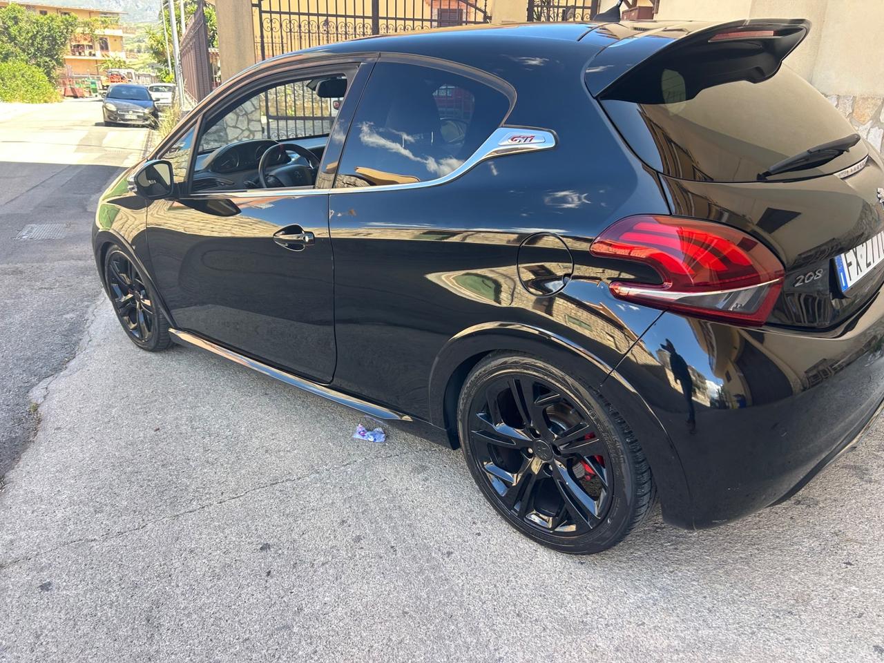 Peugeot 208 1.6 THP 200 CV 3 porte GTi