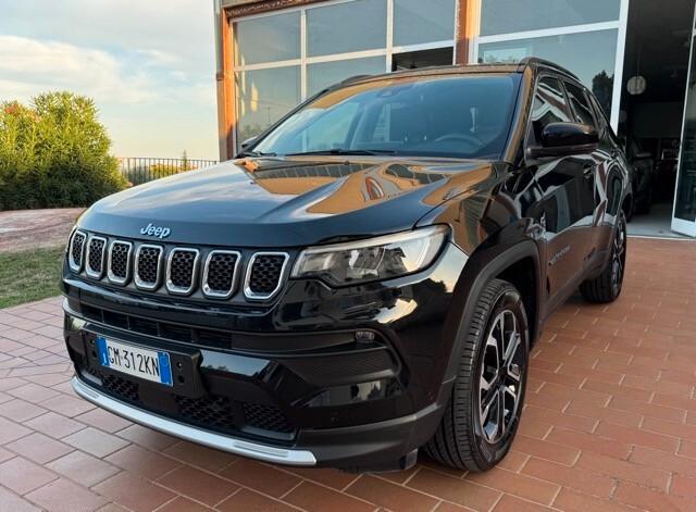 Jeep Compass TOTAL BLACK 4xe Business Plus da 190 euro al mese