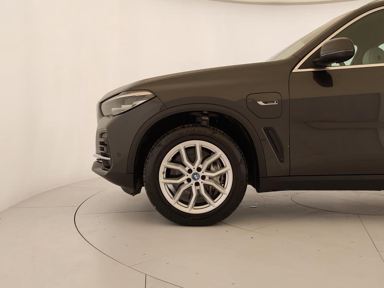 BMW X5 xdrive45e xLine auto - KM0 - IVA ESPOSTA