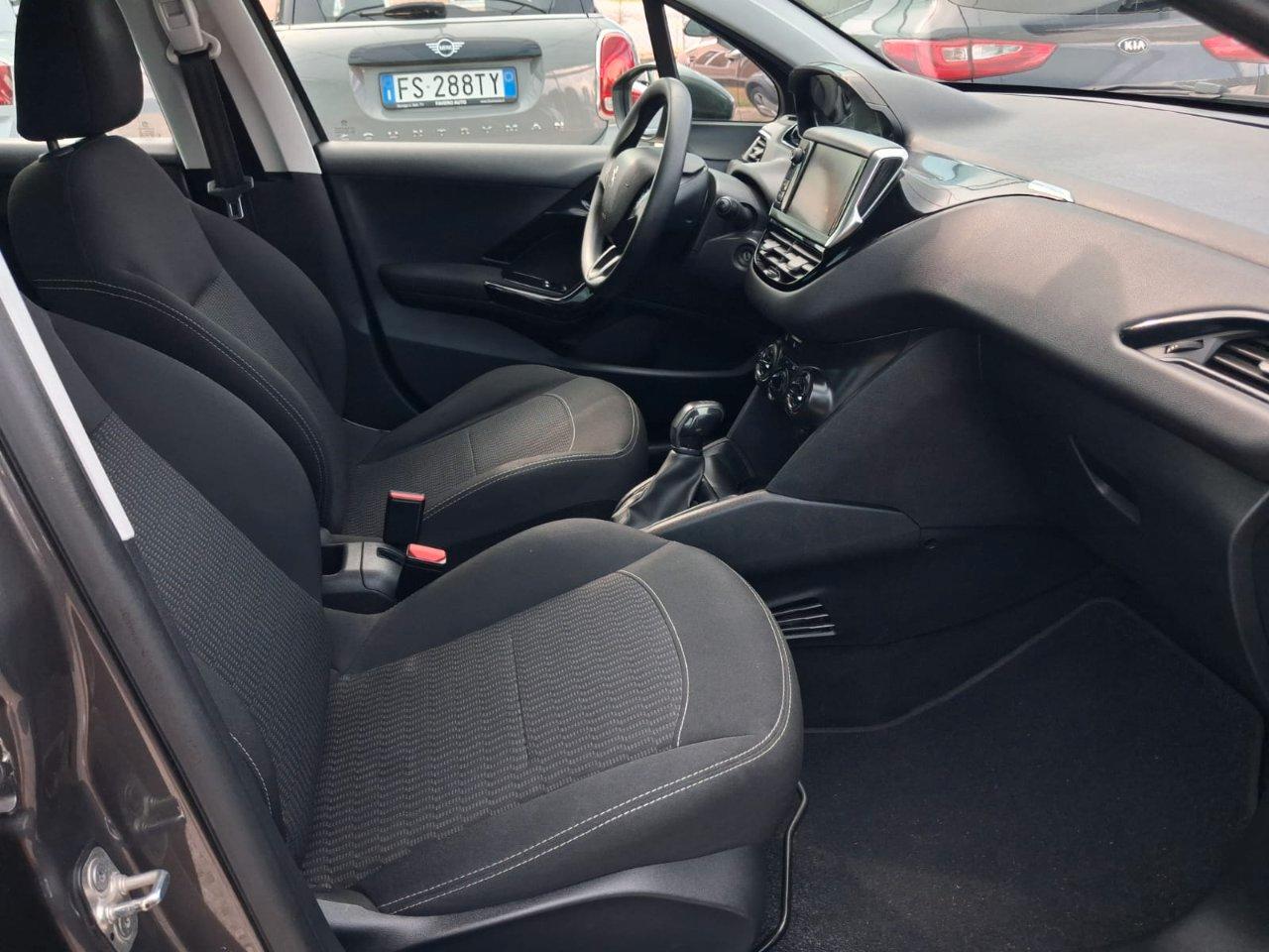 Peugeot 208 5 Porte 1.6 bluehdi Touch 75cv